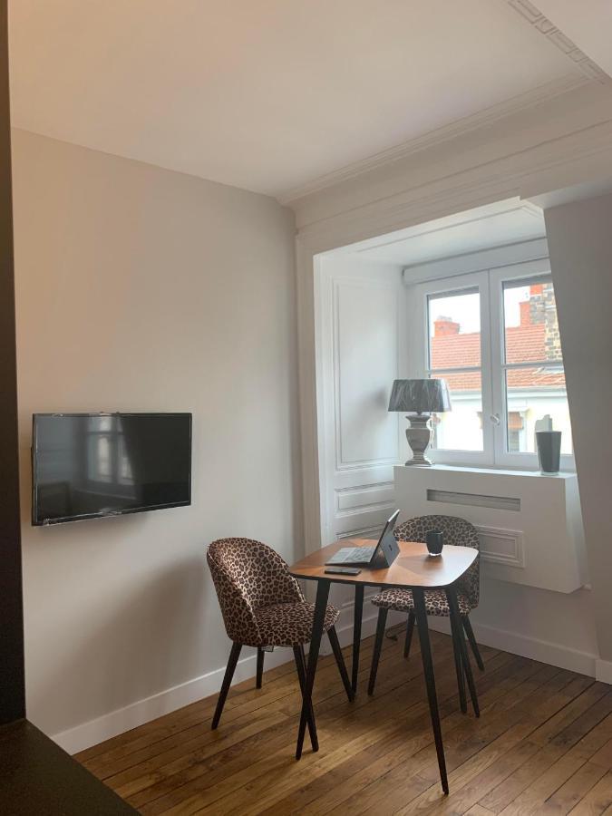 Celect'In Lyon Suites Climatisees Skyview Exterior photo