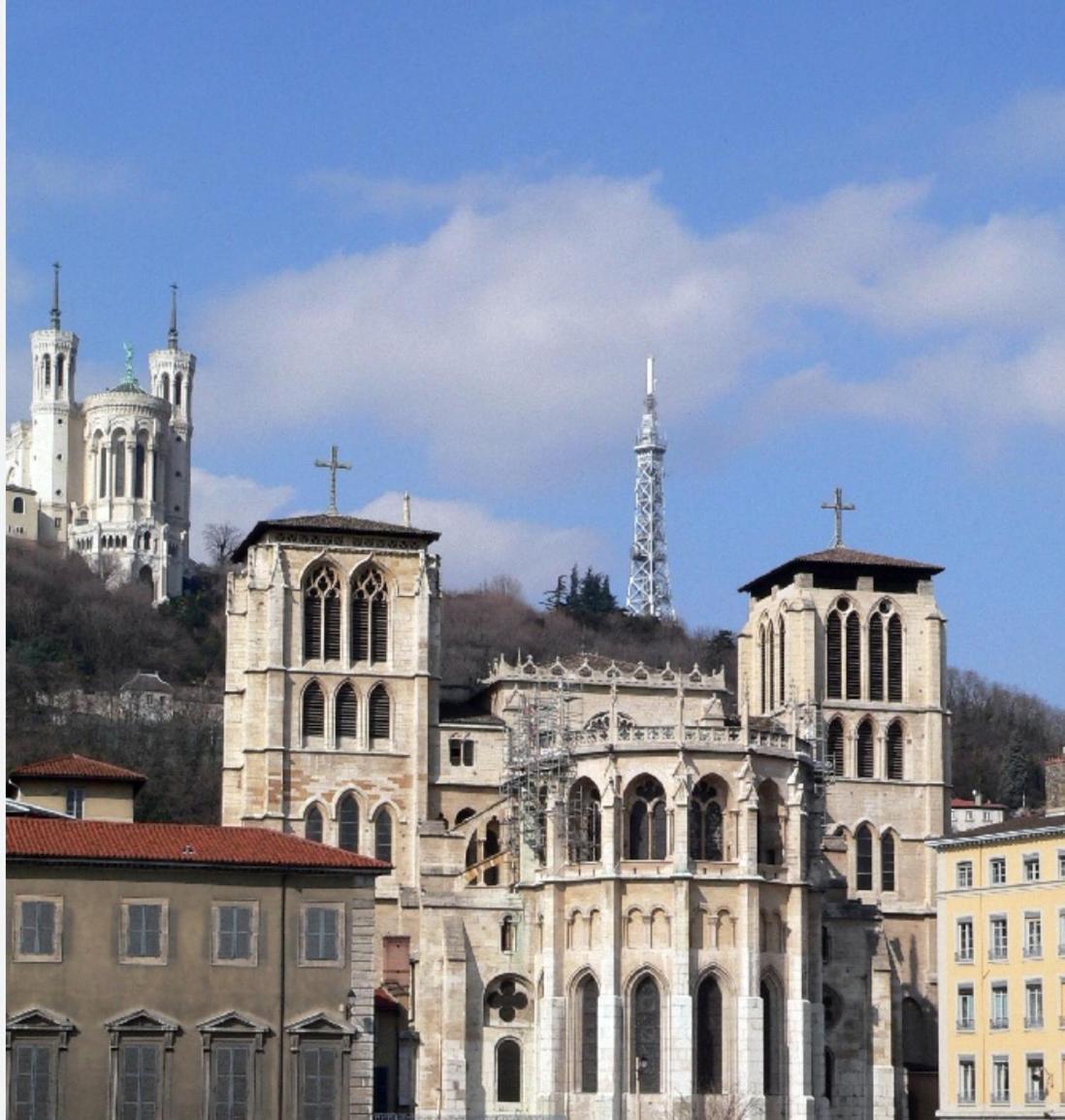 Celect'In Lyon Suites Climatisees Skyview Exterior photo